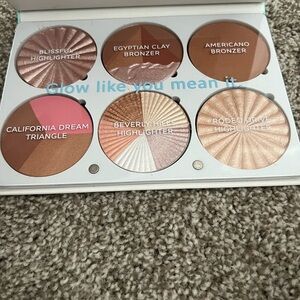 OFRA on the glow highlighting and bronzing palette